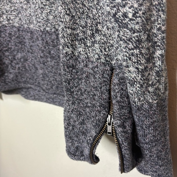 Prana Gray and Blue Knit Sweater Size Large - Picture 3 of 6